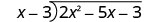 La division longue de 2 x au carré moins 5 x moins 3 par x moins 3.
