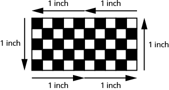 Se muestra un tablero de ajedrez. Tiene 10 cuadrados en la parte superior y 5 en el lateral. La parte superior e inferior tienen dos etiquetas adyacentes de 1 pulgada de ancho, los lados tienen etiquetas de 1 pulgada.